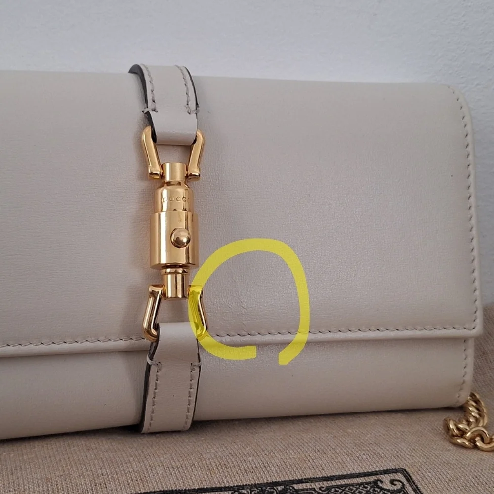 Gucci White Leather Chain Bag - Picture 7 of 7